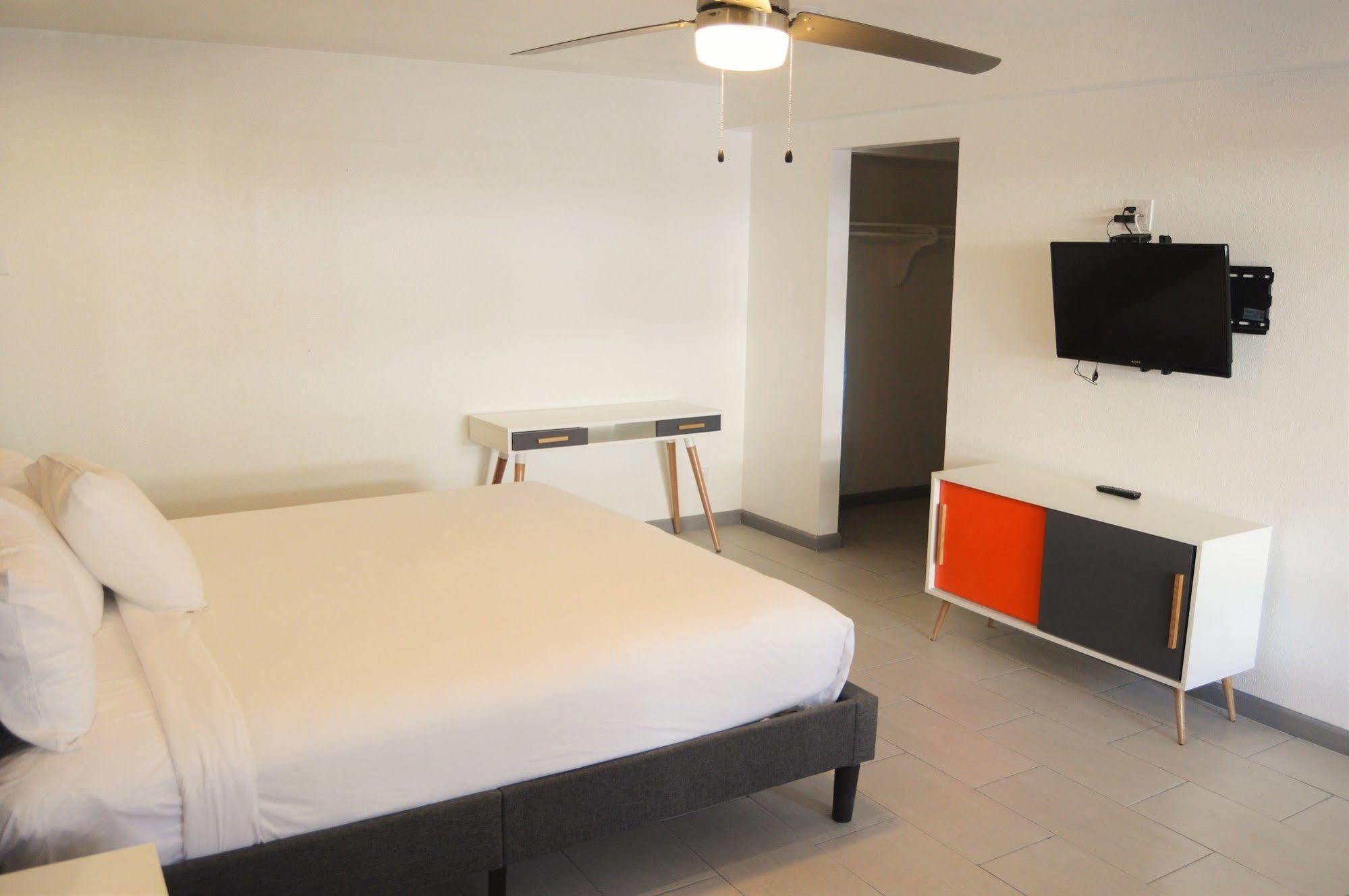 Musicland Hotel Palm Springs Buitenkant foto